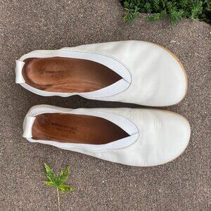 Vivo Barefoot Opanka Leather (inside and out) Ballerina Flat. Sz 41 EU.Limestone
